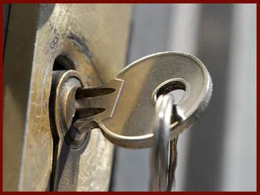 Locksmith Lock Store Watertown, MA 617-712-1264 - 2-lock-and-key